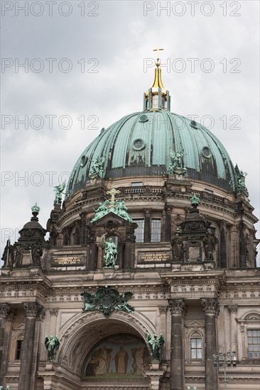 Allemagne (Germany), Berlin, Museuminsell (Ile aux Musees), Altes Museum, Berliner Dom, eglise, dome, coupole