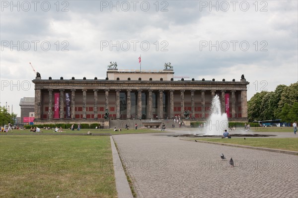 Allemagne (Germany), Berlin, Museuminsell (Ile aux Musees), Altes Museum, musee, colonnade