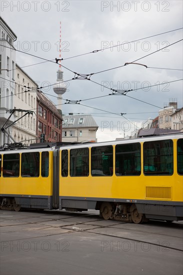 Allemagne (Germany), Berlin, Prenzlauer Berg, tramway, cables, tour,