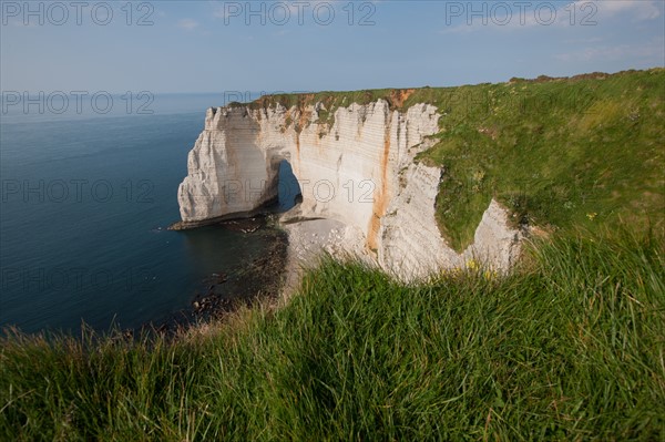 France, region Haute Normandie, Seine Maritime, pays des hautes falaises, Etretat, falaise d'aval, la manneporte