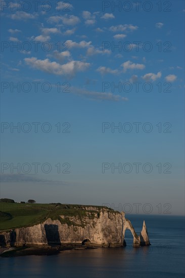 France, region Haute Normandie, Seine Maritime, pays des hautes falaises, Etretat, falaise d'aval,