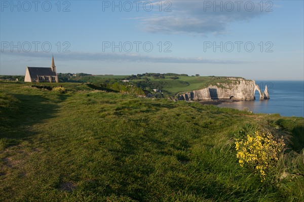 France, region Haute Normandie, Seine Maritime, pays des hautes falaises, Etretat, falaise d'aval,