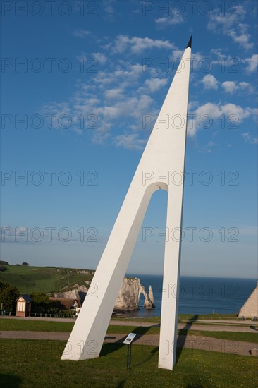 France, region Haute Normandie, Seine Maritime, pays des hautes falaises, Etretat, falaise d'amont, musee Nungesser et Coli, fleche,