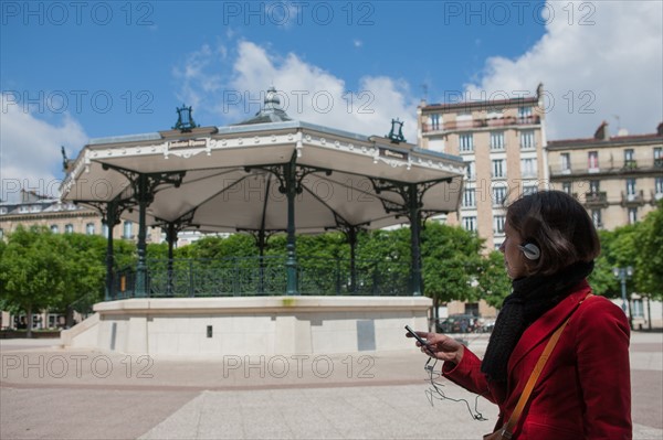 France, Ile de France, Hauts-de-Seine, ville de Clichy-la-Garenne, place des Martyrs de l'Occupation allemande, audioguide, kiosque a musique,
Mention obligatoire : CRT PIdF