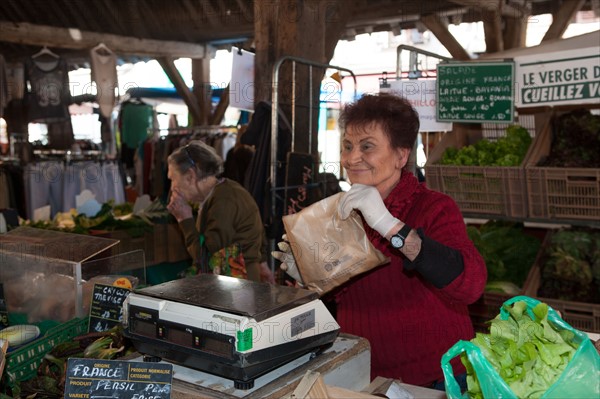 France, Ile de France, Essonne, Milly-la-Foret, halles du marche,
Mention obligatoire : CRT PIdF