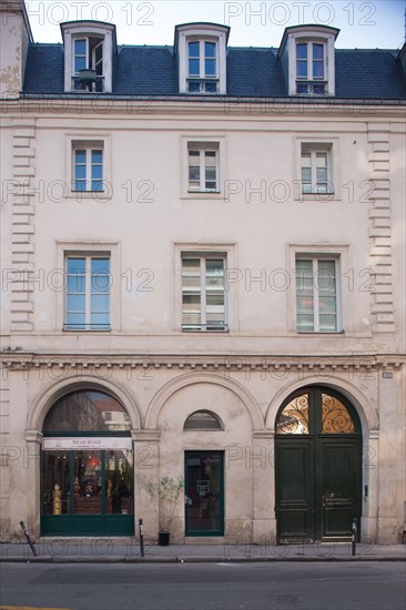 France, Ile de France, Paris 11e arrondissement, 100 rue de Charonne, ancien couvent de la Madeleine de Traisnel, etablissements de filature Richard et Lenoir,