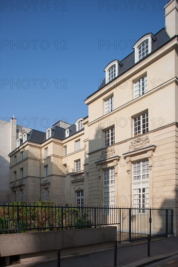 France, Ile de France, Paris 11e arrondissement, 51-53 rue de Charonne, Hotel de Mortagne, manufacture de velours Gaspard Gregoire,