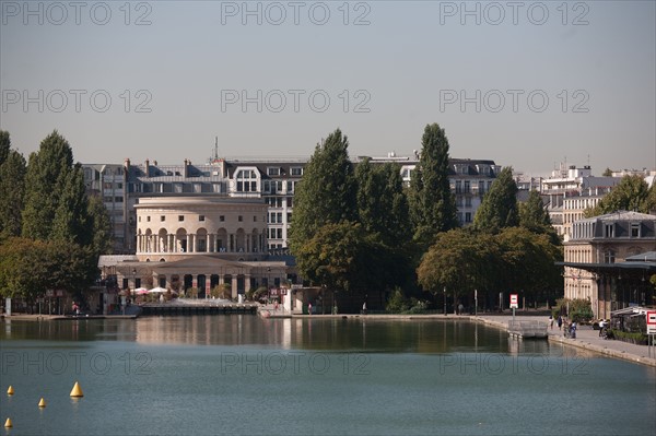 France, Ile de France, Paris, 19e arrondissement, bassin de la Villette, rotonde, architecte Claude-Nicolas Ledoux, pavillon d'octroi, ancienne barriere de Paris, metro Stalingrad, cinema mk2,