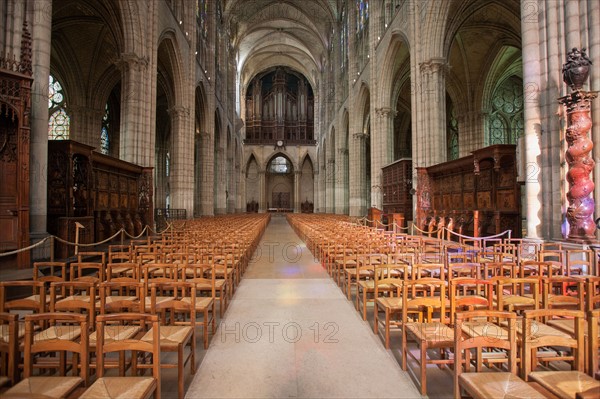 France, Ile de France, Seine Saint Denis, basilique de Saint-Denis, necropole des rois de France, nef, buffet d'orgue et tribune,