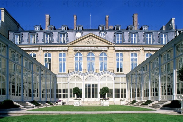 France, Ile de France, Paris 8e arrondissement, 35 rue du faubourg Saint-Honore, hotel de Charost, residence de l'ambassadeur de Grande Bretagne, facade sur jardin, construit en 1722, architecte Antoine Mazin,