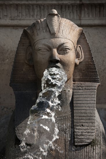 France, Ile de France, Paris 1er arrondissement, place du Chatelet, Fontaine du Palmier, sculpture, architecte Gabriel Davioud, sculpteur Henri-Alfred Jacquemart, sphinx, Egypte,