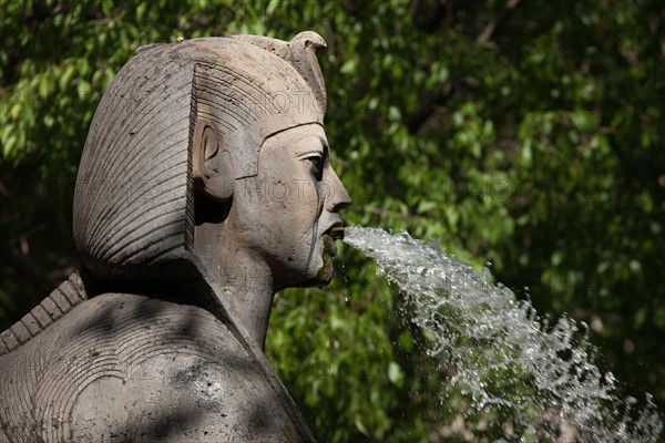 France, Ile de France, Paris 1er arrondissement, place du Chatelet, Fontaine du Palmier, sculpture, architecte Gabriel Davioud, sculpteur Henri-Alfred Jacquemart, sphinx, Egypte,