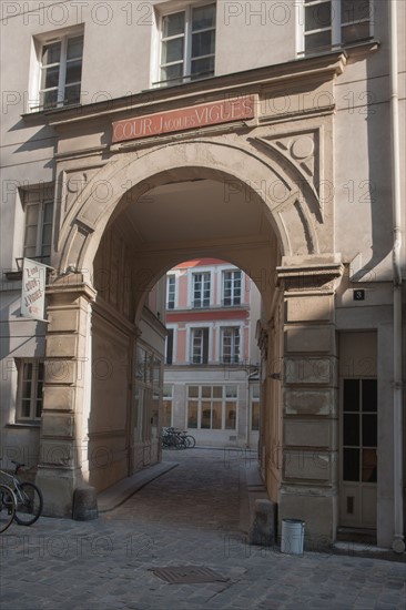 France, Ile de France, Paris 11e arrondissement, 5 rue de Charonne, Cour Saint Joseph, anciens ateliers,