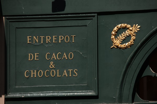 France, Ile de France, Paris 7e arrondissement, 30 rue des Saints-Peres, boutique Debauve et Gallais, chocolaterie, histoire, facade, gastronomie,