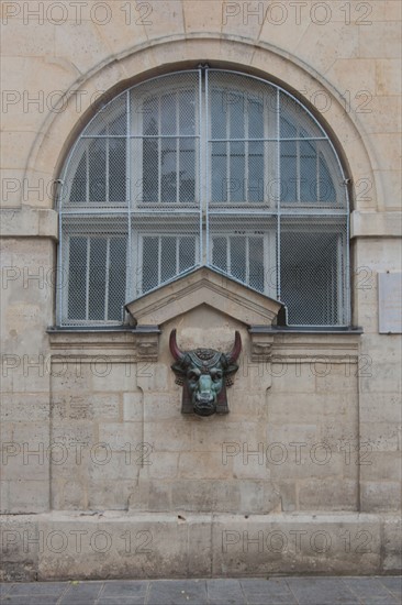 France, Ile de France, Paris, 4e arrondissement, Le Marais, rue des Hospitalieres Saint Gervais, tetes de taureau, ecole maternelle,