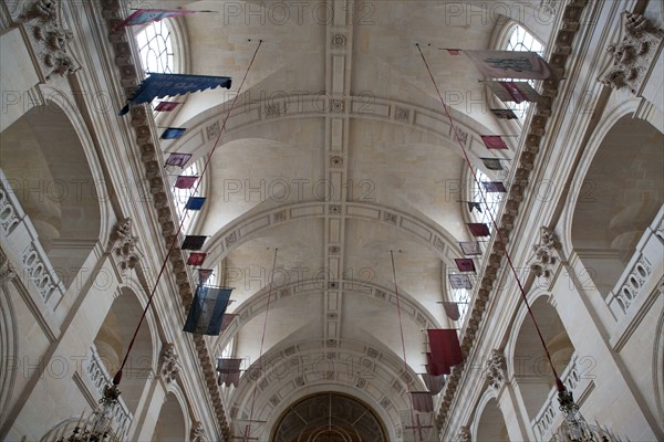 France, Ile de France, Paris 7e arrondissement, cathedrale Saint Louis des Invalides, nef avec drapeaux pris a l'ennemi par les troupes de Napoleon 1er,