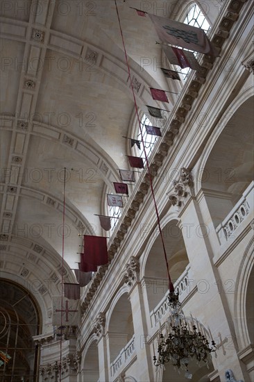 France, Ile de France, Paris 7e arrondissement, cathedrale Saint Louis des Invalides, nef avec drapeaux pris a l'ennemi par les troupes de Napoleon 1er,