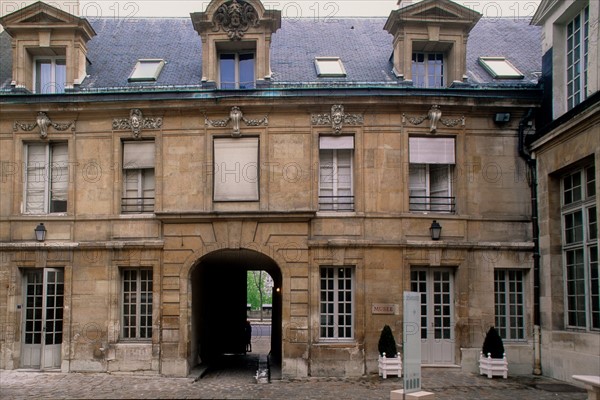 France, Ile de France, Paris 5e arrondissement, 47 quai des Tournelles, Hotel Miramion, ancien musee de la Medecine, desormais propriete privee, facade sur cour,