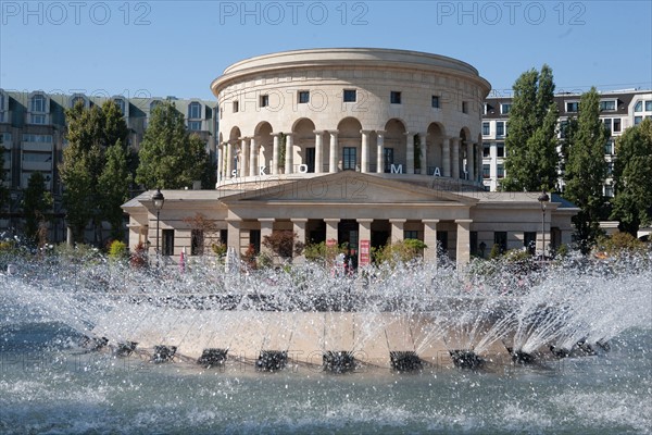 France, Ile de France, Paris 19e arrondissement, bassin de la Villette, rotonde, Claude-Nicolas Ledoux, pavillon d'octroi, ancienne barrriere de Paris, metro Stalingrad,