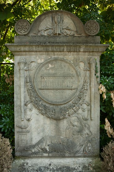 France, Ile de France, Paris 20e arrondissement, cimetiere du Pere Lachaise, 11e division, tombe d'Alexandre Theodore Brongniart, architecte du Palais de la Bourse a Paris.