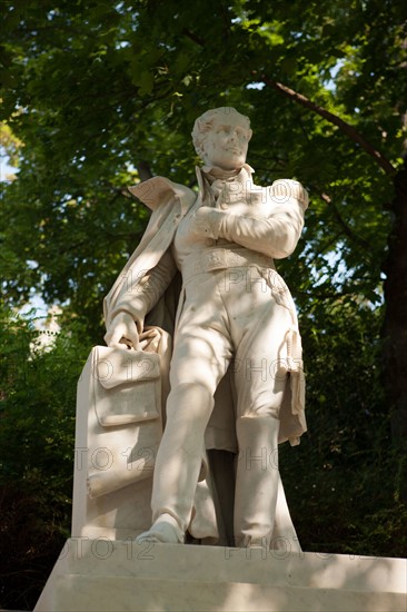 France, Ile de France, Paris 20e arrondissement, cimetiere du Pere Lachaise, 37e division, sepulture du marechal de Gouvion Saint-Cyr, statue,