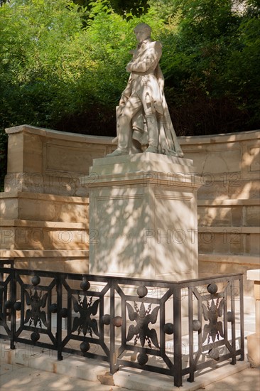 France, Ile de France, Paris 20e arrondissement, cimetiere du Pere Lachaise, 37e division, sepulture du marechal de Gouvion Saint-Cyr, statue,