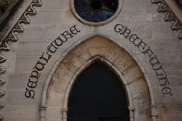 France, Ile de France, Paris 20e arrondissement, cimetiere du Pere Lachaise, sepulture, 43e division, chapelle funeraire du banquier Jean-Louis Greffulhe et de sa famille, architecte alexandre Theodore Brongniart, style neo gothique, premiere chapelle funeraire du Pere-Lachaise