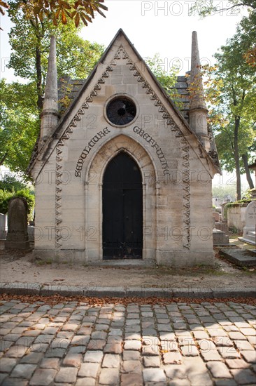 France, Ile de France, Paris 20e arrondissement, cimetiere du Pere Lachaise, sepulture, 43e division, chapelle funeraire du banquier Jean-Louis Greffulhe et de sa famille, architecte alexandre Theodore Brongniart, style neo gothique, premiere chapelle funeraire du Pere-Lachaise