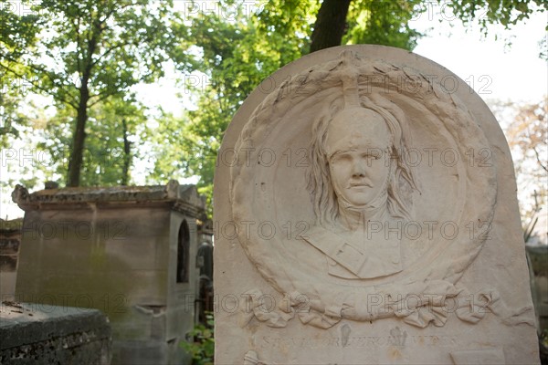 France, Ile de France, Paris 20e arrondissement, cimetiere du Pere Lachaise, sepulture, 29e division, cenotaphe du Dragon Antoine de Guillaume-Lagrange erige en 1809, tombe du Dragon,