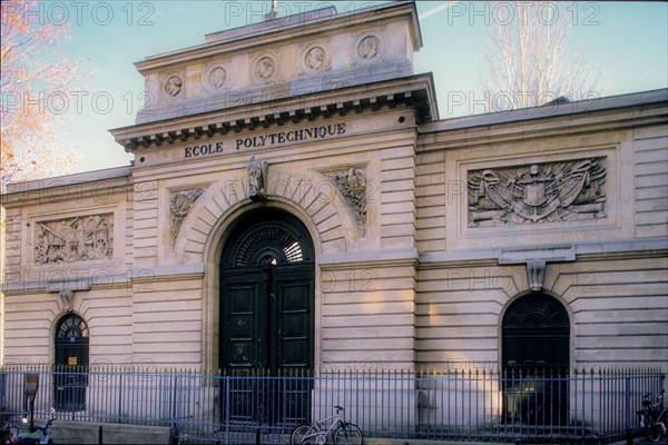 France, Ile de France, Paris 5e arrondissement, rue Descartes, rue de la Montagne Sainte-Genevieve, facade de l'ancienne Ecole Polytechnique,