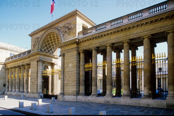 France, Ile de France, Paris 7e arrondissement, Hotel de Salm, rue de Lille, Grande Chancellerie de la Legion d'Honneur, Palais de la Legion d'Honneur, Musee, architecte Pierre Rousseau, colonnade, facade sur la rue de Lille