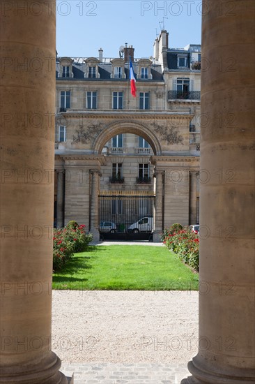 France, Ile de France, Paris 7e arrondissement, Hotel de Salm, rue de Lille, Grande Chancellerie de la Legion d'Honneur, Palais de la Legion d'Honneur, Musee, architecte Pierre Rousseau, colonnade,