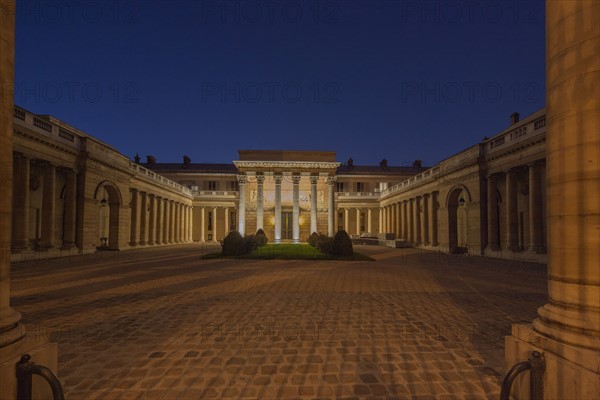 France, Ile de France, Paris 7e arrondissement, Hotel de Salm, rue de Lille, Grande Chancellerie de la Legion d'Honneur, Palais de la Legion d'Honneur, Musee, architecte Pierre Rousseau, colonnade, cour d'honneur