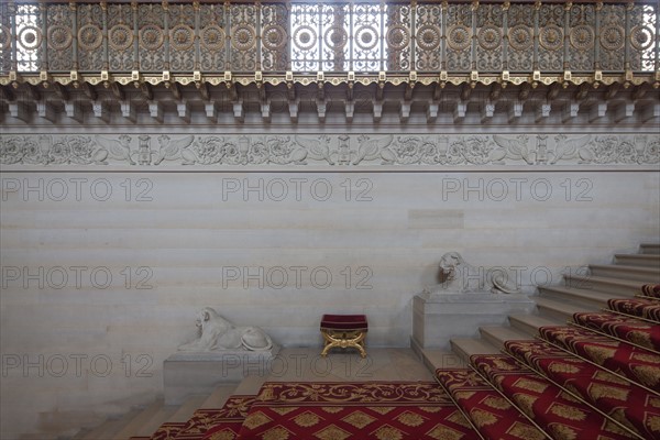 France, Ile de France, Paris 6e arrondissement, Palais du Luxembourg, Senat, grand escalier d'honneur, Napoleon 1er, lionnes et decors premier empire,