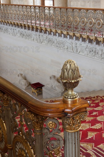 France, Ile de France, Paris 6e arrondissement, Palais du Luxembourg, Senat, grand escalier d'honneur, Napoleon 1er, lionnes et decors premier empire,