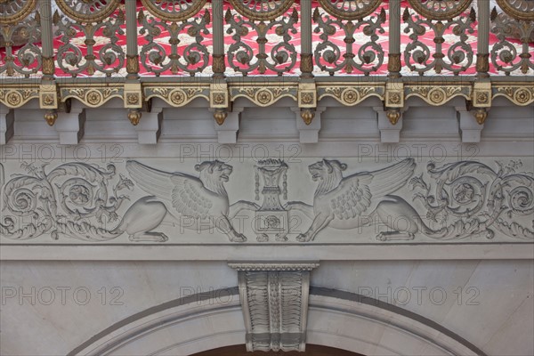 France, Ile de France, Paris 6e arrondissement, Palais du Luxembourg, Senat, grand escalier d'honneur, Napoleon 1er, lionnes et decors premier empire,