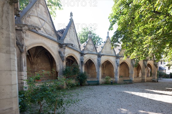 France, Ile de France, Paris 5e arrondissement, cloitre de l'eglise Saint-Severin, ancien charnier, cimetiere, voutes,