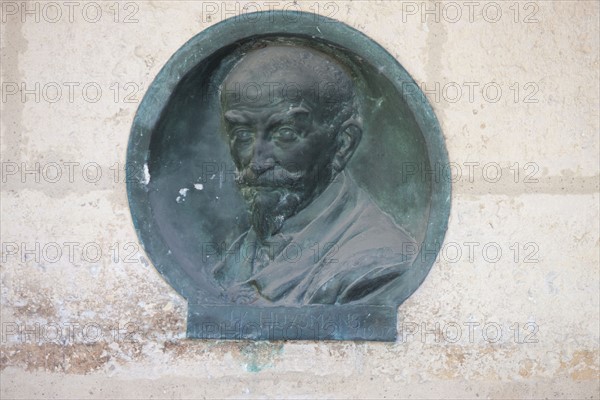 France, Ile de France, Paris 5e arrondissement, cloitre de l'eglise Saint-Severin, ancien charnier, cimetiere, portrait de Joris-Karl Huysmans