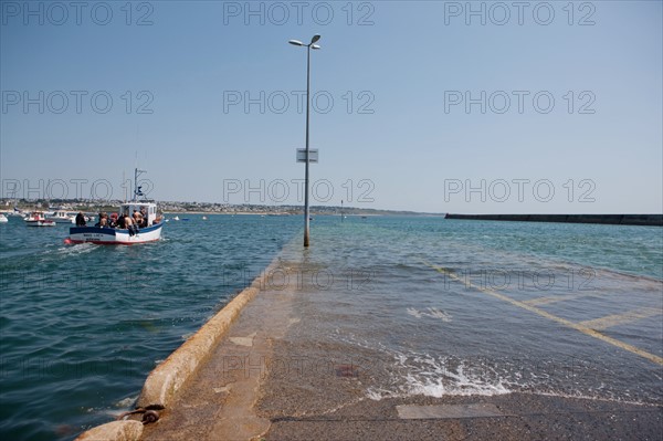 France, région Bretagne, Brittany, Finistère, Cap Sizun, Audierne-Esquibien, plage et club de plongée