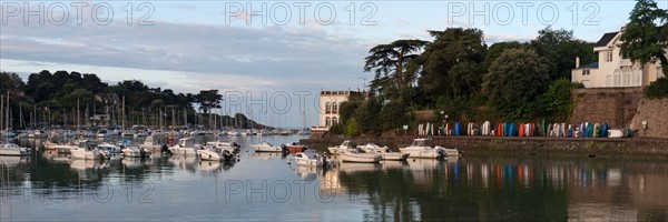 France, région Pays de la Loire, Loire Atlantique, Pornic, port et château.