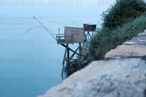 France, région Pays de la Loire, Loire Atlantique, Pornic, corniche, cabane de pêche, carrelet,