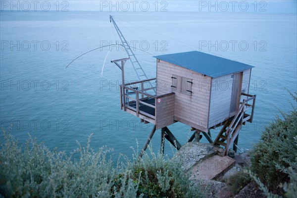 France, région Pays de la Loire, Loire Atlantique, Pornic, corniche, cabane de pêche, carrelet,