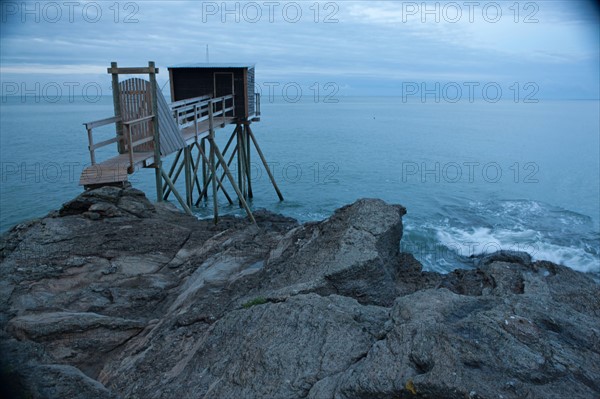 France, région Pays de la Loire, Loire Atlantique, Pornic, corniche, cabane de pêche, carrelet,