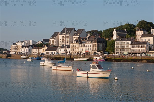 France, région Bretagne, Brittany, Finistère, Cap Sizun, Audierne, port, face à Plouhinec,