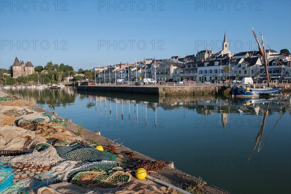 France, région Pays de la Loire, Loire Atlantique, Pornic, port et château.