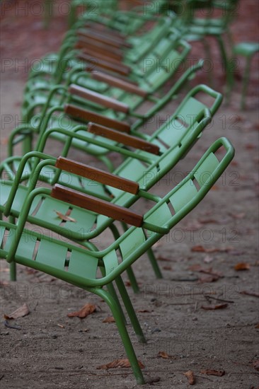 France, Région Ile de France, Paris 1er arrondissement, Jardin des Tuileries, chaises,