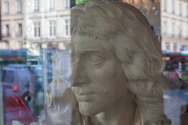 France, Région Ile de France, Paris 1er arrondissement, Place Colette, Comédie Française, buste de Molière dans la boutique du théâtre,
