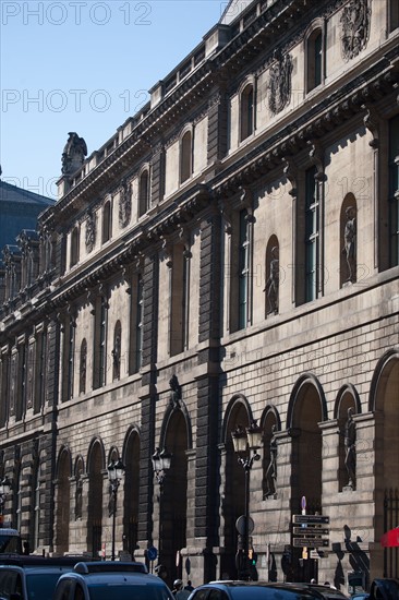 France, Région Ile de France, Paris 1er arrondissement, Rue de Rivoli, Musée du Louvre, façade Rivoli, statues des maréchaux d'Empire,