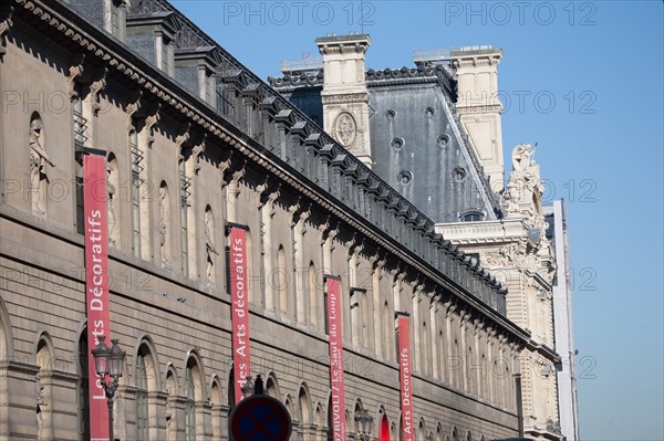 France, Région Ile de France, Paris 1er arrondissement, Rue de Rivoli, Musée du Louvre, façade Rivoli, statues des maréchaux d'Empire,