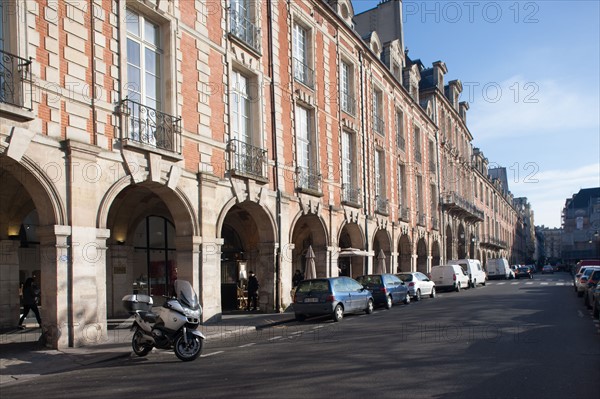 France, Région Ile de France, paris, 4e arrondissement, le Marais, Place des Vosges, façades, uniformité du bâti,